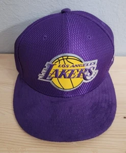 Gorra New Era Los Angeles LAKERS púrpura 2017 draft NBA en cancha 59Fifty sombrero 7 1/4 - Imagen 1 de 5