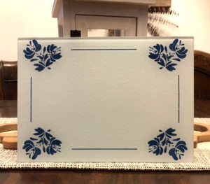 Vintage Pfaltzgraff Yorktowne Tempered Glass Cutting Board Counter Saver 8x11 - Picture 1 of 4