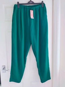 BNWT.boohoo.ladies.green.trousers.size 22 - Picture 1 of 4