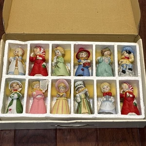 Vintage Merri-Bells, Juego de 12 Campanas de Estatuilla de Porcelana Jasco 1978 (4" de Alto} - Imagen 1 de 6