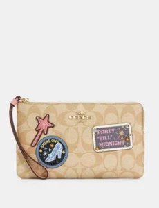 ❤️NWT COACH Disney X Coach Large Corner Zip Wristlet In Signature Canvas Patches - Picture 1 of 3