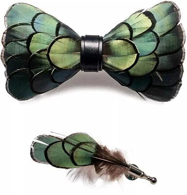 Juegos de pajaritas y broches preatados de plumas hechos a mano para hombre Foto 1 de 4
