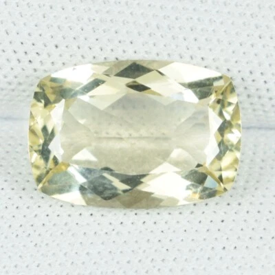 4.17  ct TOP LUSTROUS  NATURAL YELLOW LABDORITE /  ANDESINE / Cushion See Pic DR - Image 1 of 2
