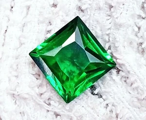Piedra preciosa suelta certificada corte cuadrado granate verde de 10,00+ quilates con regalo gratis - Imagen 1 de 7
