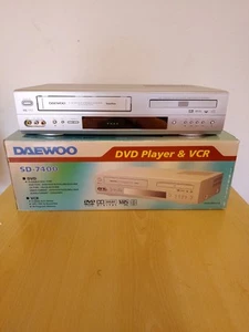 DAEWOO SD-7400 DVD PLAYER /VIDEO CASSETTE/Kassetten/DVD RECORDER - Bild 1 von 6