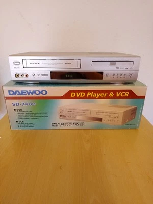 DAEWOO SD-7400 DVD PLAYER /VIDEO CASSETTE/Kassetten/DVD RECORDER - Bild 1 von 4