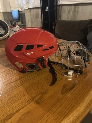 Молодежный хоккейный шлем - Изображение 1 из 4