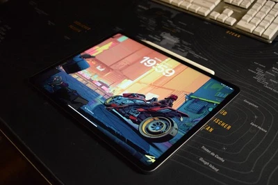 Apple iPad Pro 5. Gen 256GB, Wi-Fi, 12,9 Zoll - Space Grau - Bild 1 von 3