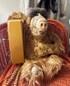 Vintage 1980s Plush ALF Wired Phone, Corded Alien Sitcom Weird Phone - Picture 1 of 11