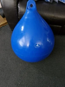 Pair of Brand New 18" Inflated Hurricane Ball Fenders - Picture 1 of 1