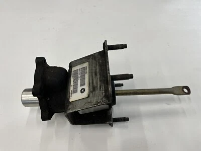 Усилитель тормозов от 1999 Dodge Ram 3500 номер детали P52010300AA - Изображение 1 из 4