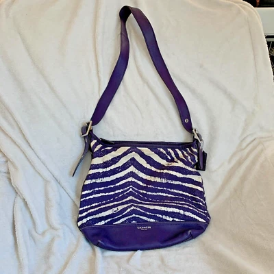 Bolso de mano Coach Legacy para mujer púrpura marino blanco estampado de cebra "Lona" Foto 1 de 4