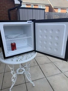 Lowry Mini Gefrierschrank - Schwarz 18 Zoll Quadrat - Bild 1 von 6