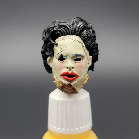 Mezco One:12 Leatherface Head Sculpt - Pretty Woman 1/12 Scale Cover