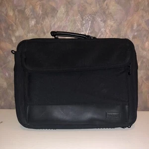 Black Targus Laptop Protector Travel Case 16 Inch - Picture 1 of 7