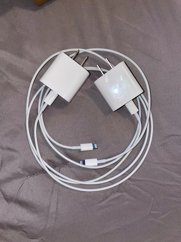 Адаптер питания Apple A2305 20 Вт USB-C + кабель USB-C на Lightning (1 м) - Изображение 1 из 1