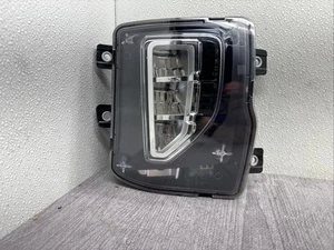 2016-2018 CHEVROLET SILVERADO 1500 PASSENGER SIDE LED FOG LIGHT OEM 84000614 - Picture 1 of 5