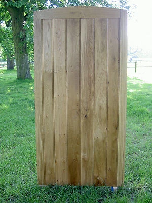 Garden Gate Solid Oak Handcrafted Solid European Oak Arched Top 6’ x 3’ - Image 1 of 4