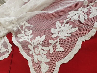 Nappe dentelle Cornely, application sur tulle. XIXème TBE - Photo 1/4