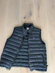 Patsgonia down vest black boys size XXL 16-18 - Picture 1 of 3