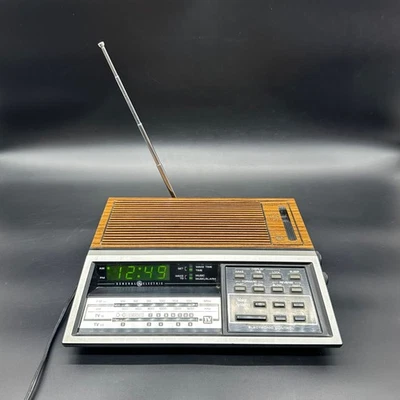 Vintage General Electric AM FM Radio Alarm Clock 1980s Faux Woodgrain  7-4687A - Image 1 of 4