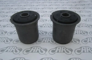 Par de bujes de montaje de brazo de control superior e inferior Buick 1965-1972 eje trasero - Imagen 1 de 3