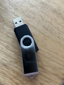 Win 11 Pro 64-Bit USB Stick mit Schlüssel. Priority - Bild 1 von 10
