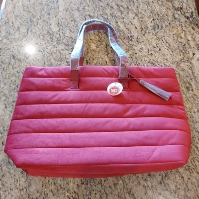 Bolso de Mano Barnes&Noble Rojo Acolchado Terciopelo Para Amantes de los Libros 📚🎁🌟 Auténtico 💯 Nuevo con Etiquetas $35 Foto 1 de 4