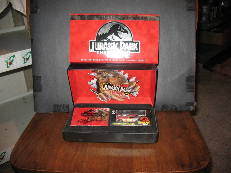 1997 acción Jeff Gordon #24 Jurassic Park The Ride conjunto de coleccionista Foto 1 de 1