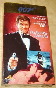 THE SPY WHO LOVED ME VHS, NEW & SEALED, WITH ROGER MOORE, RICHARD KIEL AS "JAWS" - Picture 1 of 2