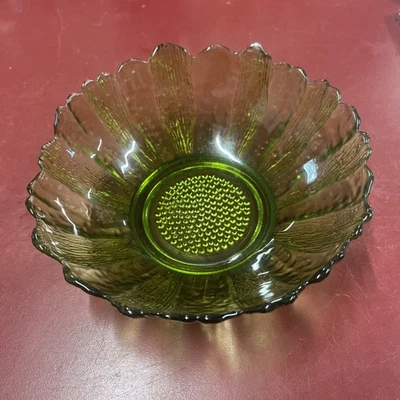 Vintage Indiana Glass BOWL Avocado Green Sunflower 6.5 inch - Image 1 of 3