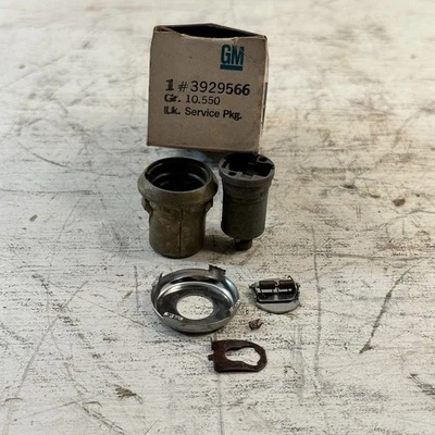 New OEM GM 3929566 Door Lock Cylinder & Case Kit 1972 Oldsmobile Toronado 72 - Image 1 of 4