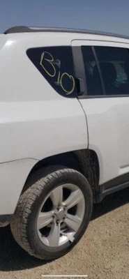 07-16 Jeep Compass Cuarto de Panel Lateral Derecho Ventana de Vidrio Fabricante Original Usado Derecha Foto 1 de 3