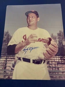 BASEBALL~SIGNED EARLY WYNN (HOF)~8x10 CLEVELAND INDIANS GLOSSY PHOTOGRAPH - Picture 1 of 18
