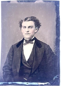 GENTLEMAN WITH MUSTACHE & BOWLER HAT ANTIQUE VICTORIAN TINTYPE PHOTOGRAPH - Picture 1 of 3