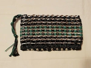 Bolso de mano artesanal de mezcla de materiales con cremallera superior - Imagen 1 de 6