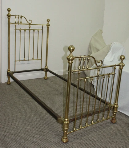 EXTREMELY RARE ANTIQUE PR OF VICTORIAN BRASS TWIN 3/4 BEDS THAT MAKE INTO A KING Cover