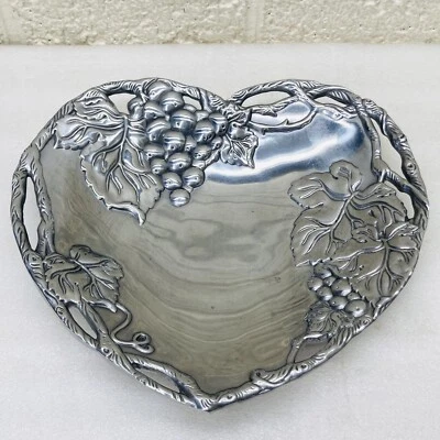 ¡¡De colección!! Plato de aluminio cupé de vid uvas en forma de corazón Arthur Court 2001 • ¡¡En muy buen estado!! Foto 1 de 4