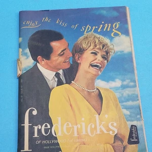 Fredericks of Hollywood catalog 1968 64 pages - Foto 1 di 6