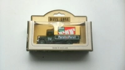 LLEDO DAYS GONE MADE IN ENGLAND SCALE 1/76 MACK CANVAS BACK TRUCK PERSIL WASHING - Image 1 of 4