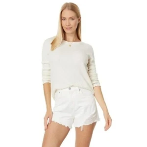 Levi's Original White High Waisted Mom Jean Shorts New Size 25 - Picture 1 of 8