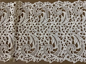 6 YDS VINTAGE GORGEOUS SCALLOPED CREAM COTTON VENISE LACE EDGE - Picture 1 of 3