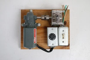 Masterflex Cole- Parmer 7015 Peristaltic Pump Head with Dayton 2Z800a motor - Picture 1 of 7