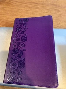 Holy Bible NKJV New King James Version Thomas Nelson Purple - Picture 1 of 5