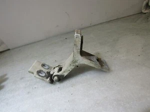 Audi Coupe B3 2.3E right front door hinge upper top - Picture 1 of 5