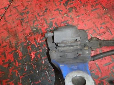 1998 SUZUKI KATANA GSX 600 F GSX600F Rear Caliper Master Cylinder Torque Rod - Image 1 of 4