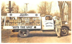 Camión de reparto Fayette IL Curly Cook 5¢ Pepsi:Cola foto real postal - Imagen 1 de 2