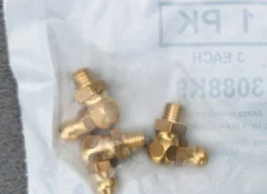 3 Brass Grease Fitting, 90 Degree Elbow, 1/4"-28 UNF Male, 45/64" Overall Height - Picture 1 of 2