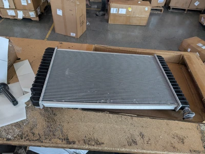 For 1988-1995 Chevy GMC C K 1500 2500 3500 AT Radiator OE Style Aluminum CU622 - Image 1 of 4