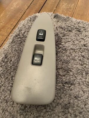 02 03 04 LEXUS ES300 ES300 FR FRONT RIGHT WINDOW SWITCH (84030-33020) - Image 1 of 2